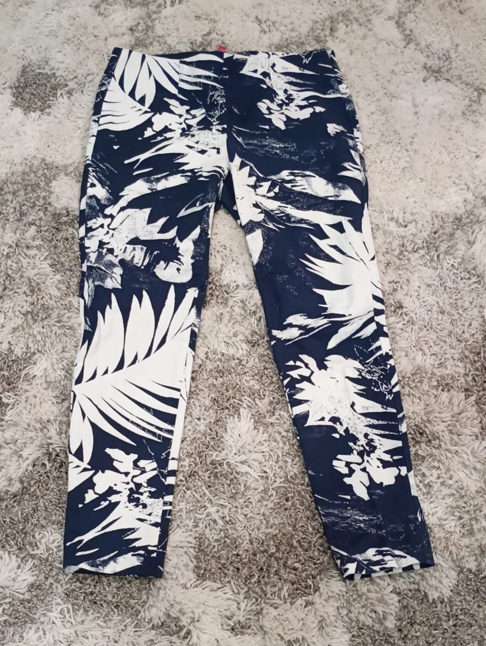 Vince Camuto Navy & White Tropical-Print Straight-Leg Pants